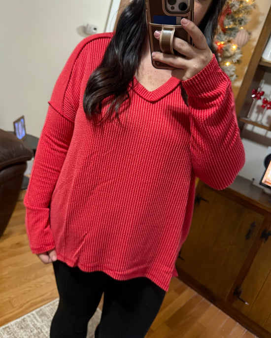 RIBBED V NECK TOP