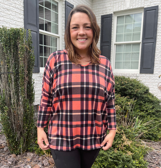 PLAID V NECK TOP